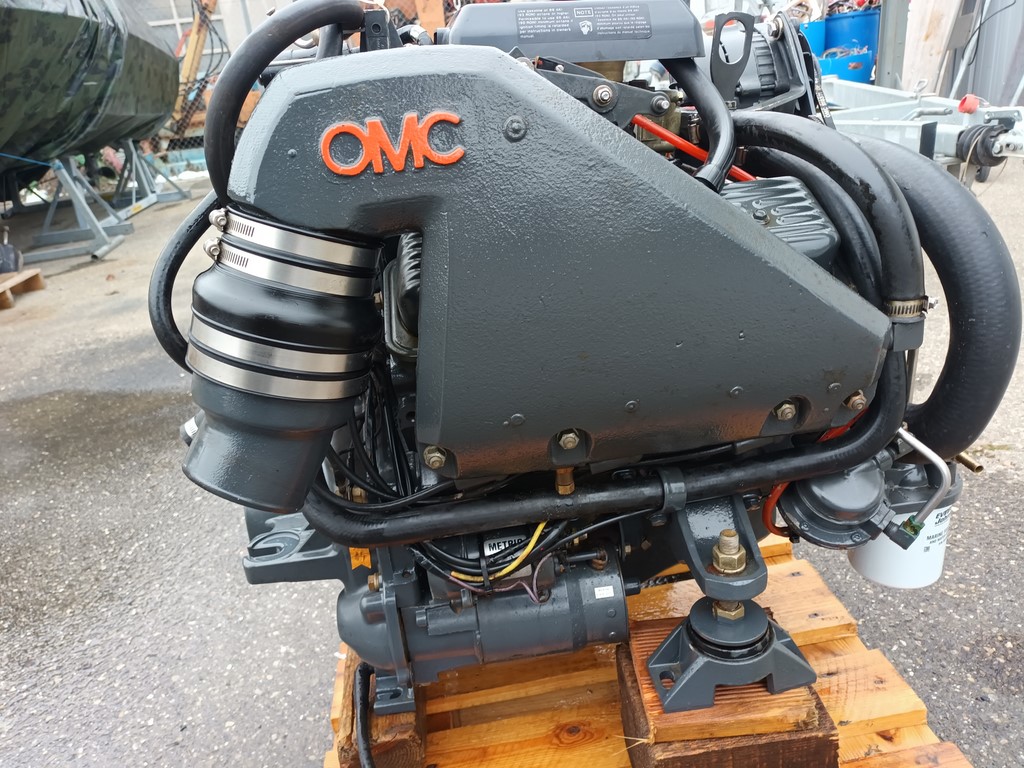 Moteur OMC COBRA V6 4 3l 175cv